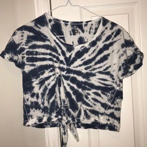 Tie dye tied crop top💙